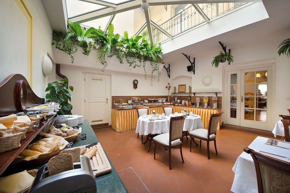 boutique hotel constans