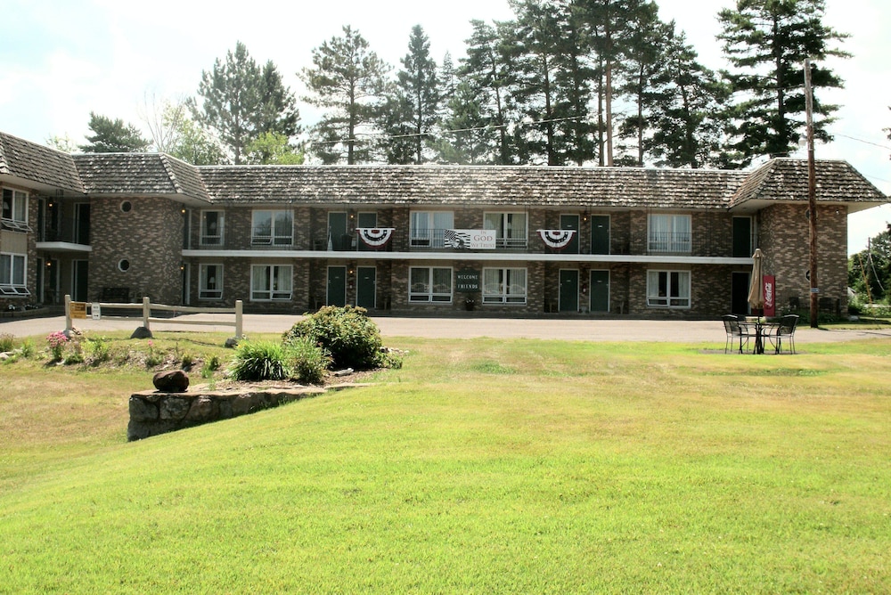 budget host cloverland motel