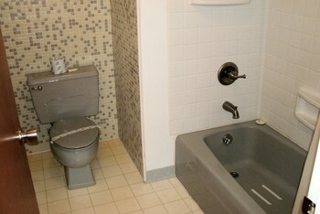 budget host cloverland motel