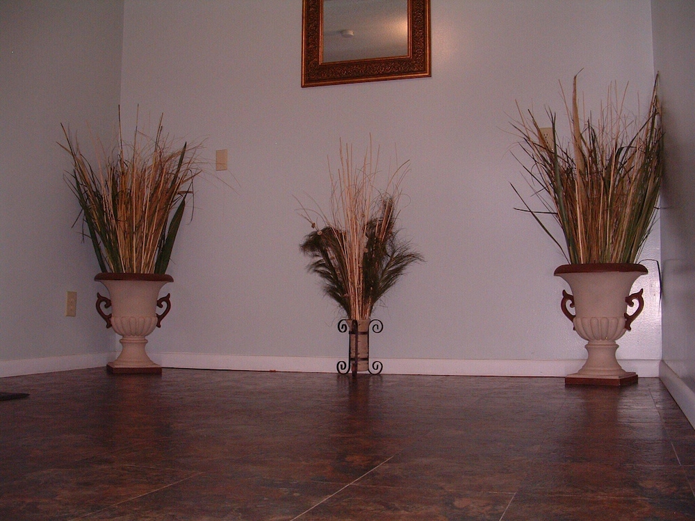 budget host cloverland motel