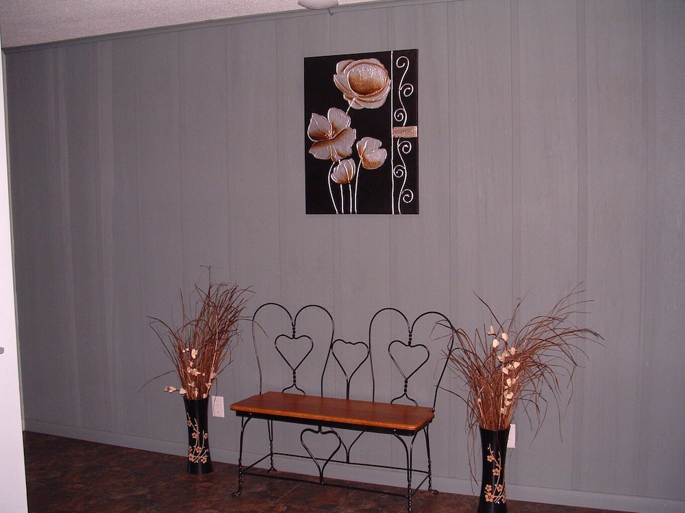 budget host cloverland motel