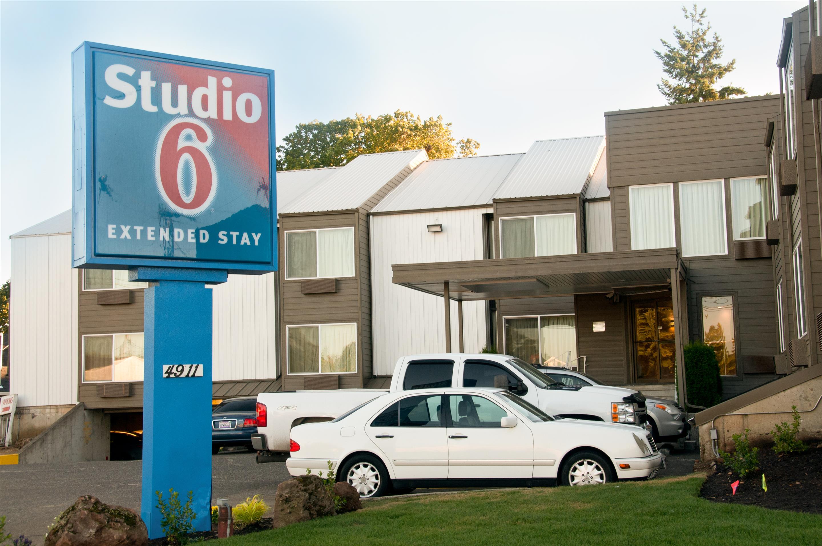 studio 6 portland or