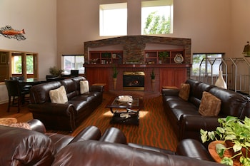 The Hotel Garibaldi,Garibaldi>>Bay City,3 star