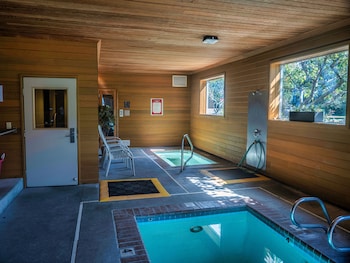 The Hotel Garibaldi,Garibaldi>>Bay City,3 star