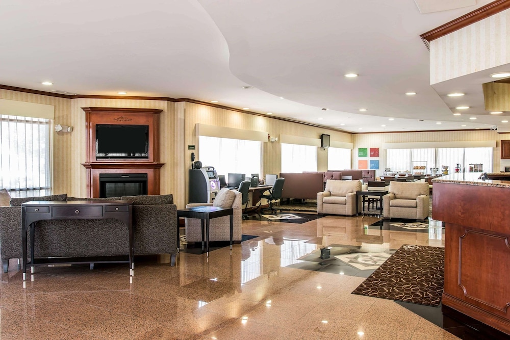 comfort suites canton detroit