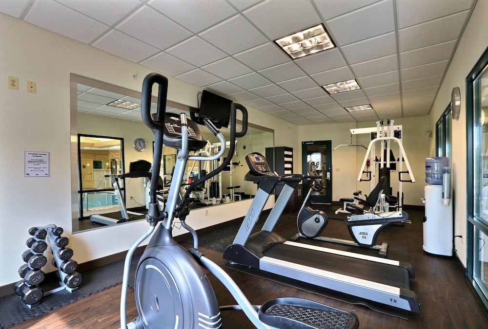 comfort suites canton detroit