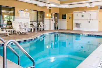 comfort suites canton detroit