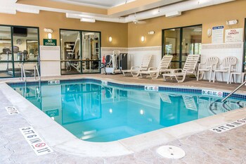 comfort suites canton detroit