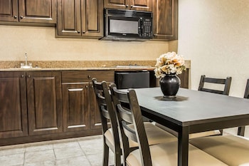 comfort suites canton detroit