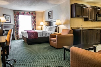 comfort suites canton detroit