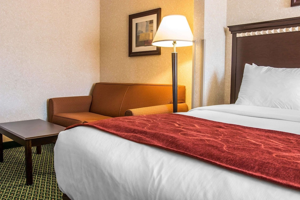 comfort suites canton detroit