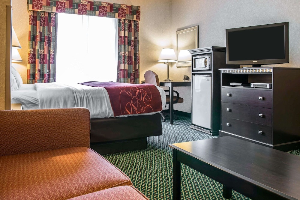 comfort suites canton detroit
