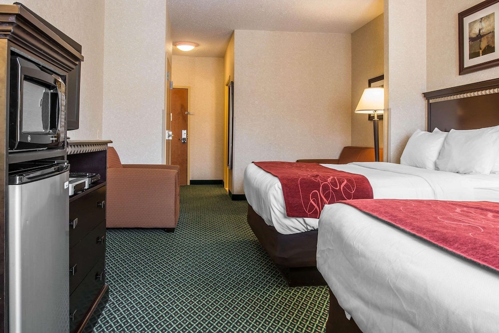 comfort suites canton detroit