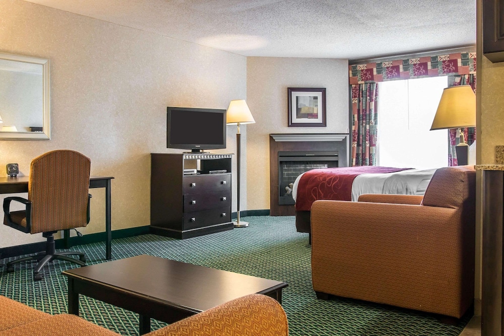 comfort suites canton detroit
