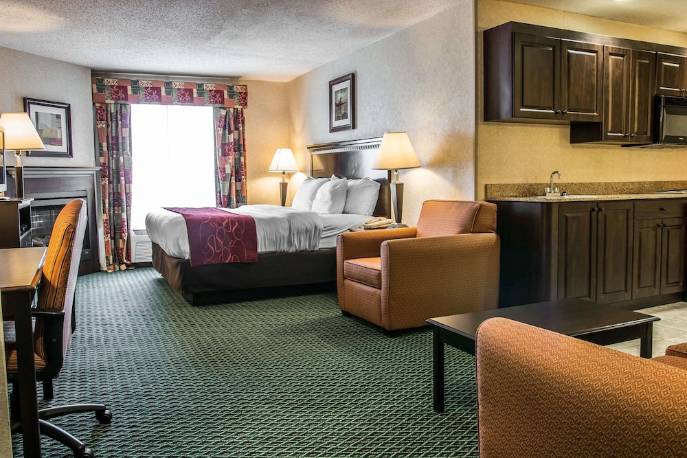 comfort suites canton detroit