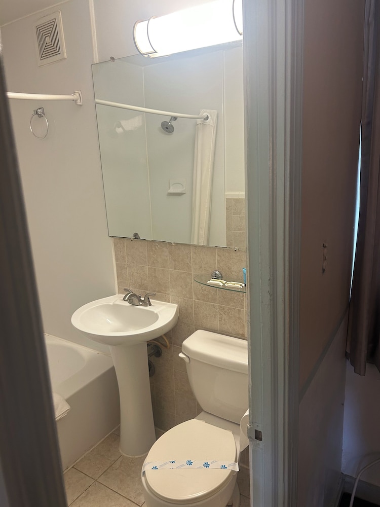 budget host travelers motel