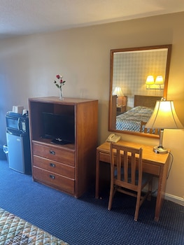 budget host travelers motel