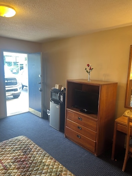 budget host travelers motel