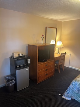 budget host travelers motel