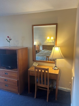 budget host travelers motel