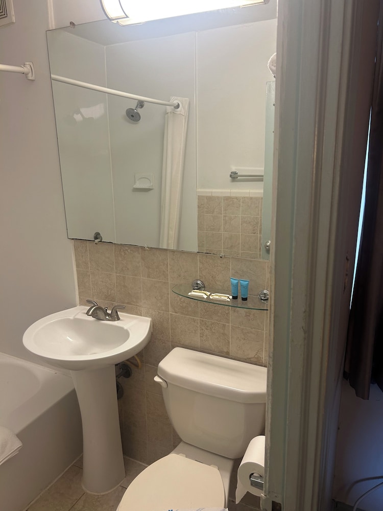 budget host travelers motel