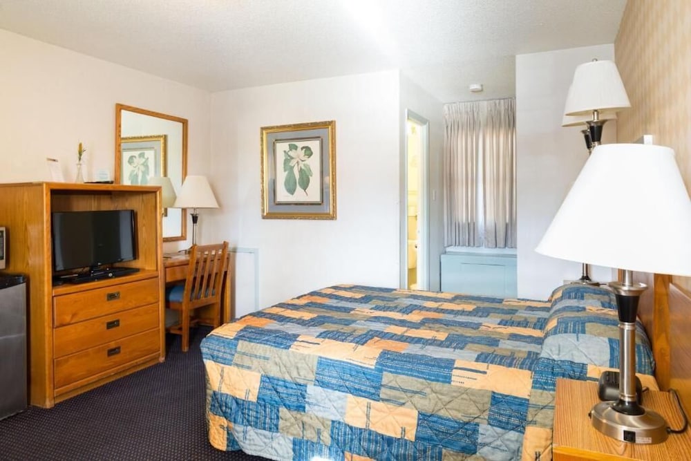 budget host travelers motel