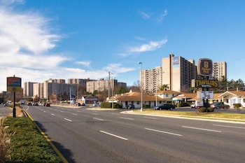 budget host travelers motel