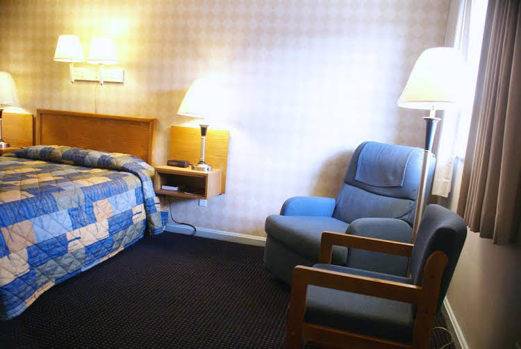 budget host travelers motel