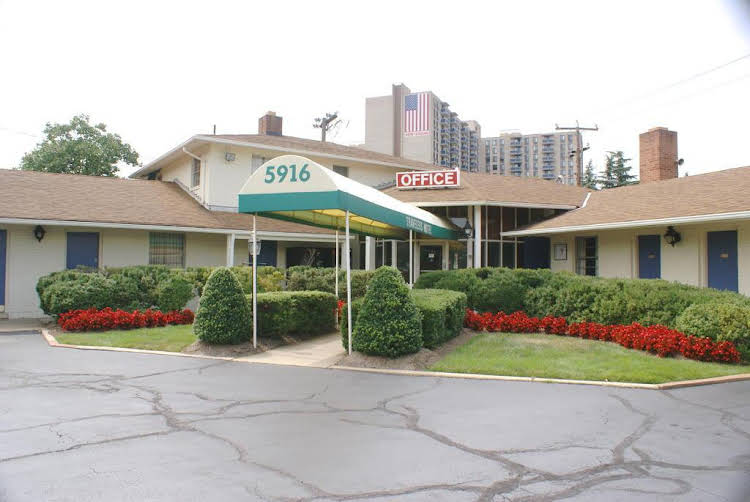 budget host travelers motel