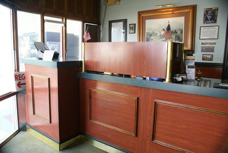 budget host travelers motel