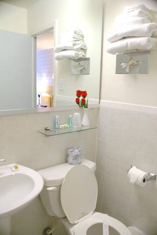 budget host travelers motel