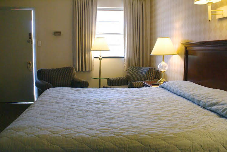 budget host travelers motel