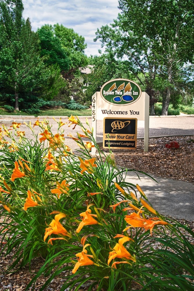 boulder twin lakes inn
