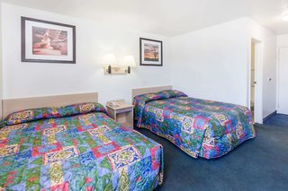 Knights Inn Grand Rapids,Kent County>>East Grand Rapids,2 star