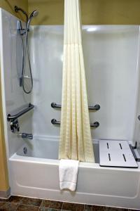 luxbury inn and suites