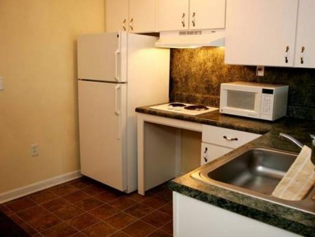 luxbury inn and suites