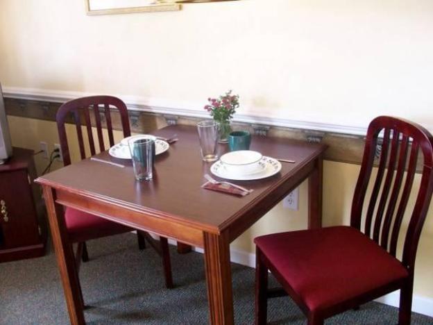 luxbury inn and suites