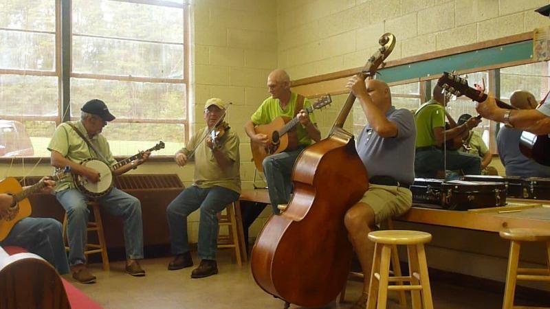 luxbury inn and suites