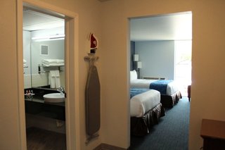 Travelodge By Wyndham Water's Edge Hotel - Racine,Wisconsin>>Racine,2 star