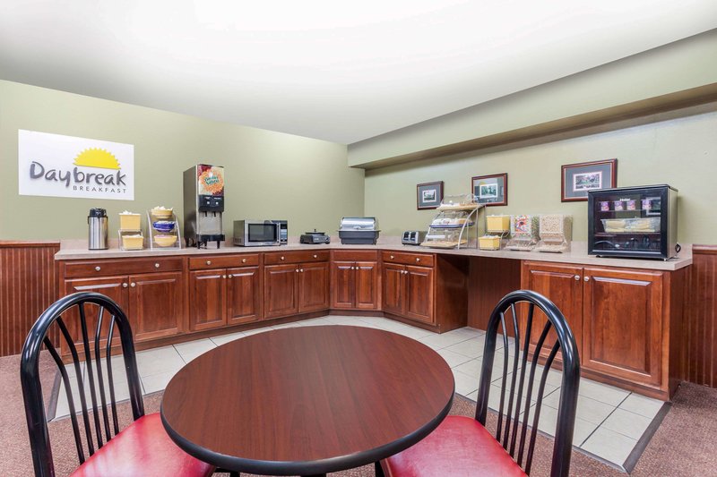 days inn and suites by wyndham lexington