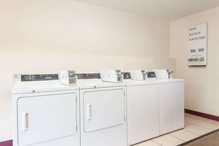 days inn and suites by wyndham lexington