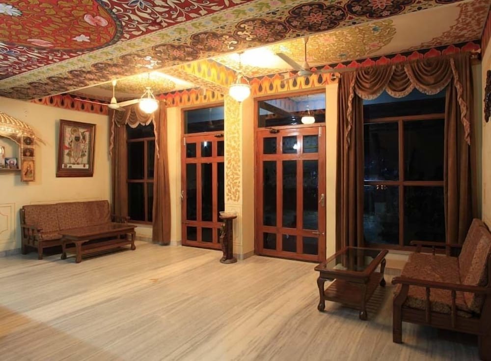 hotel teerth palace