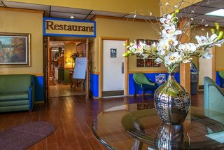 days inn by wyndham clinton