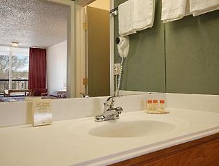 days inn by wyndham clinton