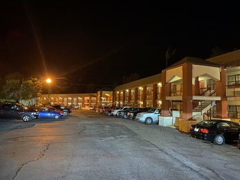 budget inn and suites