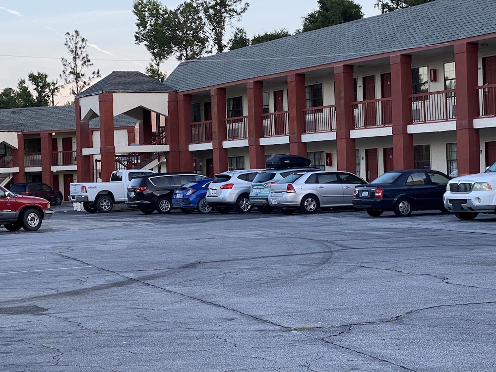 budget inn and suites