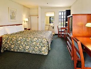 Days Inn By Wyndham Orange Anaheim,Orange>>Anaheim,2 star