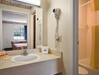 Days Inn By Wyndham Plymouth,Center Township>>Bremen,2 star