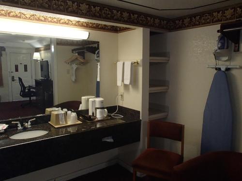 budget inn and suites shoreline