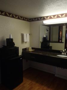 budget inn and suites shoreline